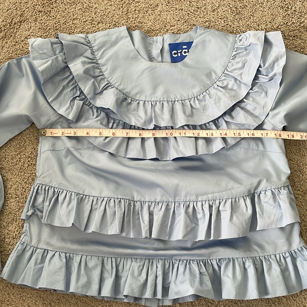 crās Ruffled Back Button Top - Picture 8 of 10